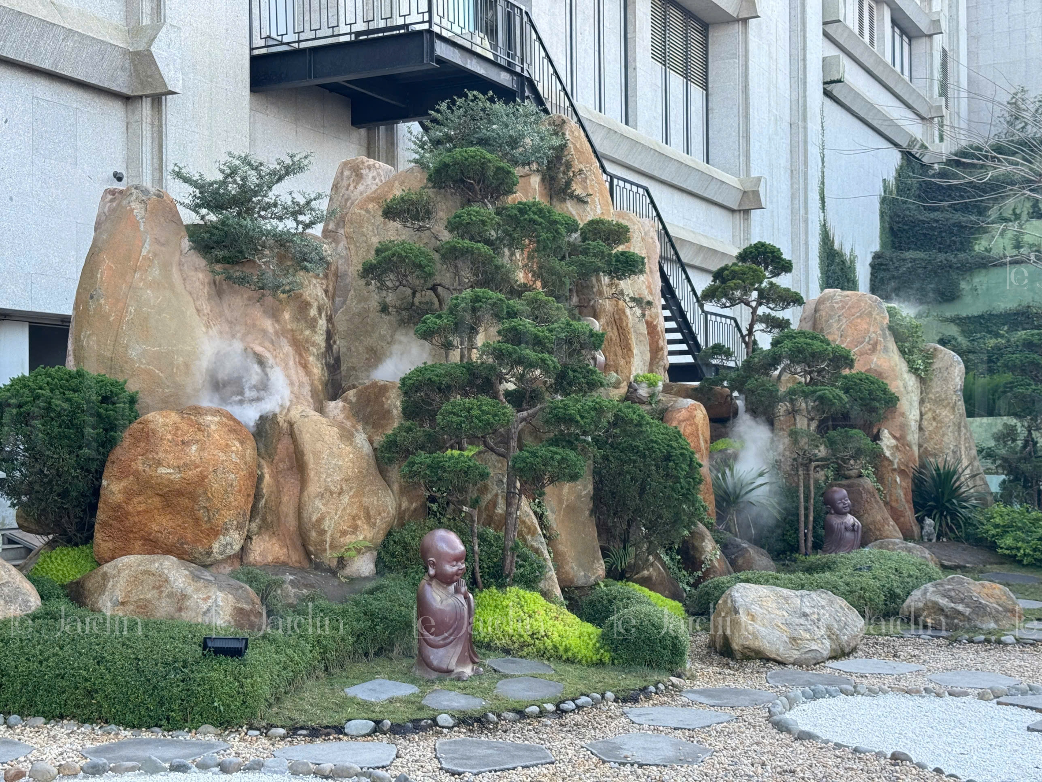 Thi Công Cảnh Quan & Sân Vườn Trọn Gói – Giảm Thiểu Chăm Sóc Tối Đa